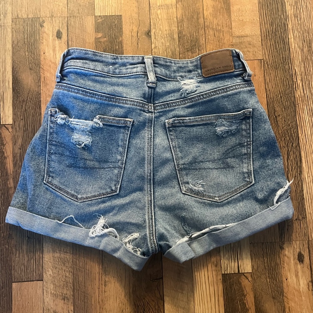 American Eagle Outfitters Women's Ripped Blue Size 2 Jean Mom Shorts - Picture 2 of 6